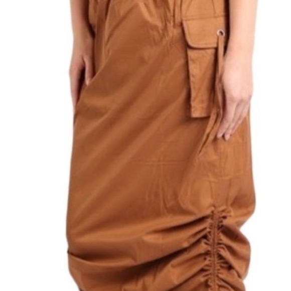 Brown Maxi Skirt
New - Picture 3 of 6